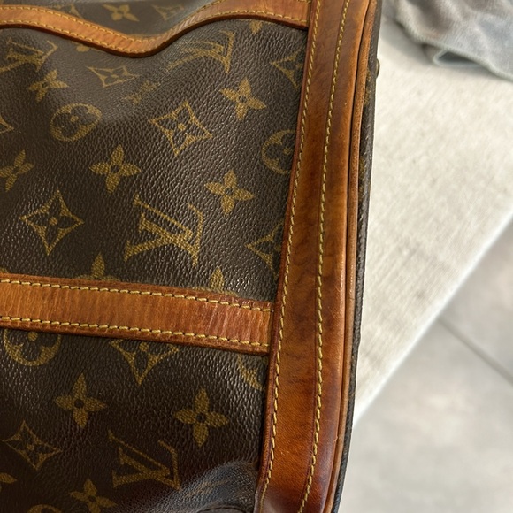 Authentic Louis Vuitton Monogram Bucket GM Shoulder Tote Bag - Picture 6 of 14